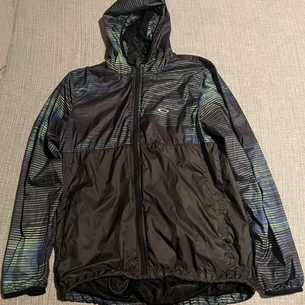 Oakley Black and Blue Raincoat with Hood and Water-Resistant Fabric
